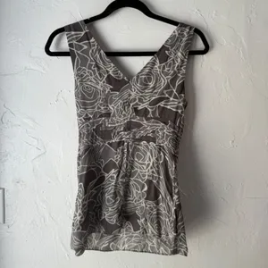 Banana Republic Y2k Silk Sleeveless V Neck Top Gray White Floral Print Size 2 XS thumbnail 5