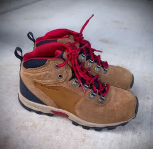 Columbia Women’s Newton Ridge Suede Boots Sz 6 thumbnail 1