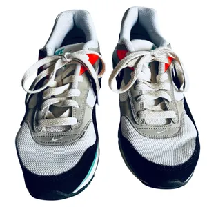 Nike Air Max Wright Women’s 7.5 White Black Orange Teal Retro Sneakers thumbnail 3