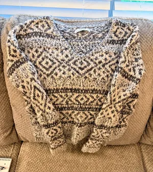 Abercrombie & Fitch Wool Blend Fuzzy Fair Isle V-Neck Sweater Women's Size XS/S thumbnail 1
