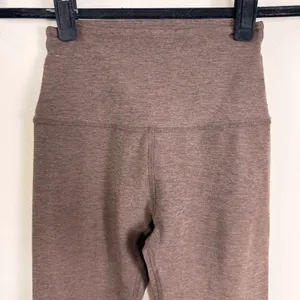 Beyond Yoga Spacedye High Waisted Midi Leggings Womens XS Heathered Brown USA thumbnail 3