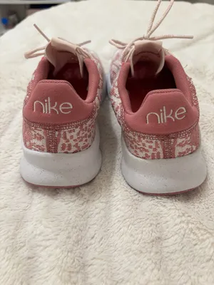 Nike Sneakers Women’s thumbnail 2