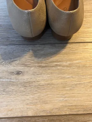 Baretraps Women’s Gold Flats thumbnail 3