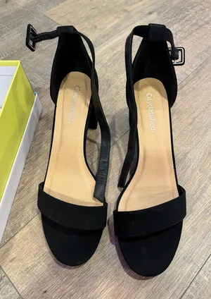 black heels thumbnail 1