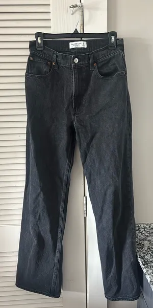 Abercrombie High-Rise 90s Relaxed Jeans thumbnail 2