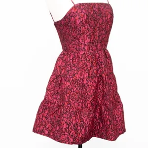 ALICE +‎ OLIVIA. Jamila Fit-&-Flare Dress. thumbnail 12