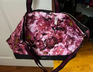 Victoria's Secret Bag thumbnail 1
