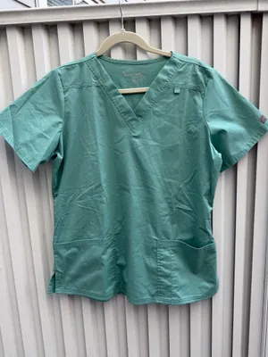 Uniform Advantage Butter-Soft Stretch Aqua Scrub Top Women’s Medium V-Neck Medical Uniform Scrub Top thumbnail 2