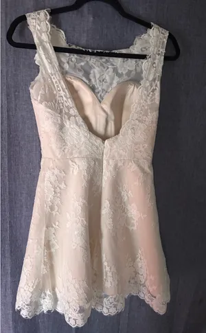 White laced dress Size 4 thumbnail 2