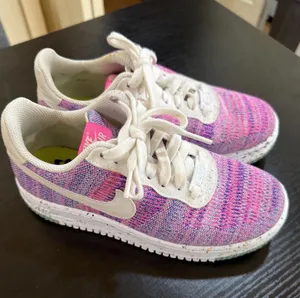 Size US 6.5 Women’s Nike Air Force 1 Crater Flyknit Fuchsia Glow Pink thumbnail 1