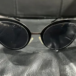 Black Round Sunglasses thumbnail 3