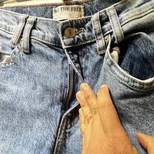 We the Free Risk Taker Jeans Sz 25 Blue Mid Rise Raw Hem Stretch Festival Rodeo thumbnail 4
