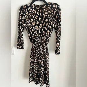 BCBGMAXAZRIA Zaria Wrap Dress Leopard Print Tie Waist 3/4 Sleeve Size S thumbnail 6