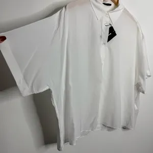 NWT‎ Massimo Dutti Women's White Flowing ShortSleeve Oversized Shirt Size Medium thumbnail 3