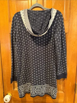 Free people intimately top with lace up v/neck hoodie size medium. thumbnail 3