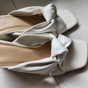 Charlotte Russe White Women's Shoes Size 7 thumbnail 4