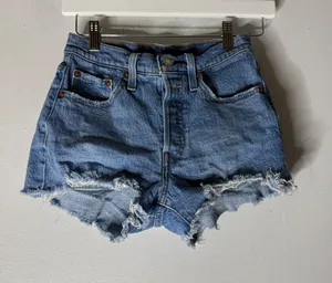 Levi's 501 cut‎ off jean shorts size 24 thumbnail 1