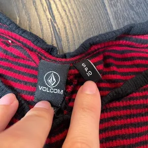 Volcom Red Black Striped Lettuce Trim T Shirt Women Small Ribbed Short Sleeve thumbnail 3