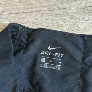 Nike dri fit capris thumbnail 3