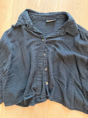 ASOS Cropped Black Button-Up Shirt thumbnail 3