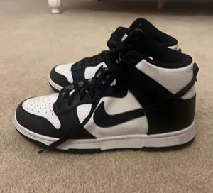 Panda High Nike Dunk thumbnail 1