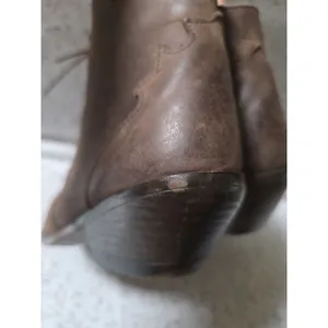 Harris Hawk Details Boots Leather Embossed Western Ankle Women Size 6.5 Spanish thumbnail 11