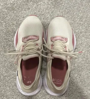 New Balance Figs Roav V1 Cream & Pink Sneakers thumbnail 2