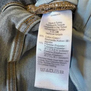 Madewell Women’s Mid-Rise Kick Out Jeans thumbnail 6