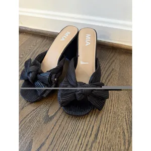 MIA Mechelle Knotted Bow Black Sz 6 Mule Block Heels Quiet Luxury NEW thumbnail 13