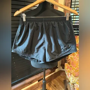 EUC Nike Dry fit athletic shorts. running shorts black Sz M thumbnail 2