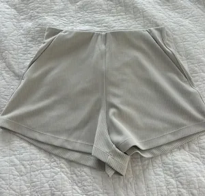 Lululemon Shorts thumbnail 1