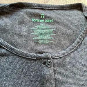 Women's Downtime Henley Size M thumbnail 8