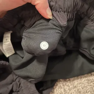 Lululemon ‼️ Hotty Hot Short II 2.5"‼️ thumbnail 12