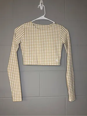 Astoria Activewear LUXE BALANCE Staple Sleeved Crop in Beige Gingham Size Small thumbnail 5