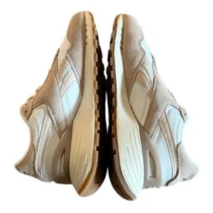Reebok Classic Leather Beige White Sneakers Women’s Size 6 Retro thumbnail 7