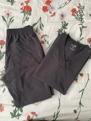 Koi Grey Scrubs Size XS thumbnail 1