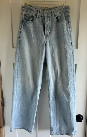 American Eagle Outfitters Women's Light Blue Straight Leg Jeans thumbnail 1