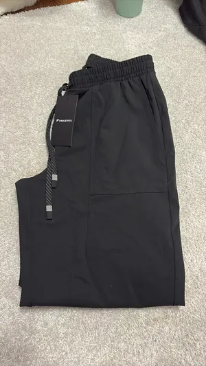 Fabletics, black joggers thumbnail 2