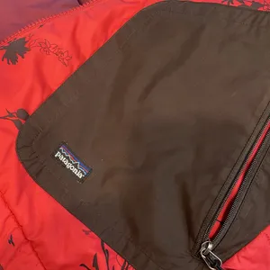 Patagonia nano puffer red and black flowered full zip insulatedjacket thumbnail 11