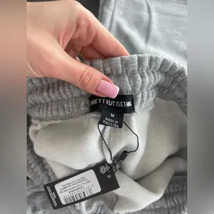 Nwt Prettylittlething Ash Grey Logo Embroidered Wide Leg Sweatpants M thumbnail 6