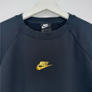Nike Black Fleece Crewneck‎ Sweatshirt Gold Logo Small thumbnail 2