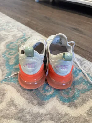 Nike Air Max 270 Shoes thumbnail 5