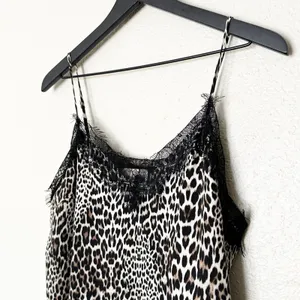 Lavender Brown Womens Lace Trim Tank Top Animal‎ Print Cami V Neck Size M thumbnail 3