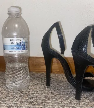 Cathy Jean Black Heels thumbnail 3