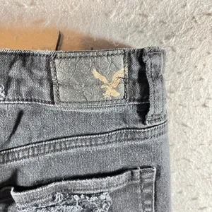 1078 | American Eagle Vintage‎ Hi-Rise Festival Distressed Denim Shorts Black 6 thumbnail 6