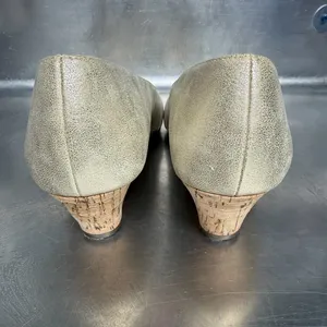 Coach metallic women’s wedge peep toe cork size 10 thumbnail 4