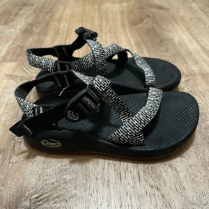 Chacos | Women's Z Cloud Black White Patterned Strappy Sport Sandals, Size 6 thumbnail 3