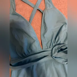 NWT CUPSHE One Piece Swimsuit Deep V Neck Crisscross Back Dodger Blue size M thumbnail 4