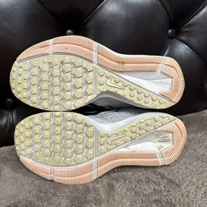 Nike Women's Zoom Winflo 5 - White with Pink and Yellow Accents thumbnail 6