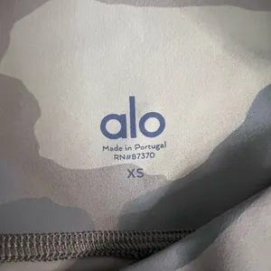 Alo camo high-waist leggings XS 🌫️🖤 Alo High Waist Vapor Legging - Putty Camo thumbnail 4